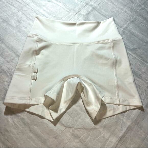 Vineyard Vines Bike Short XS NWOT - Picture 1 of 3
